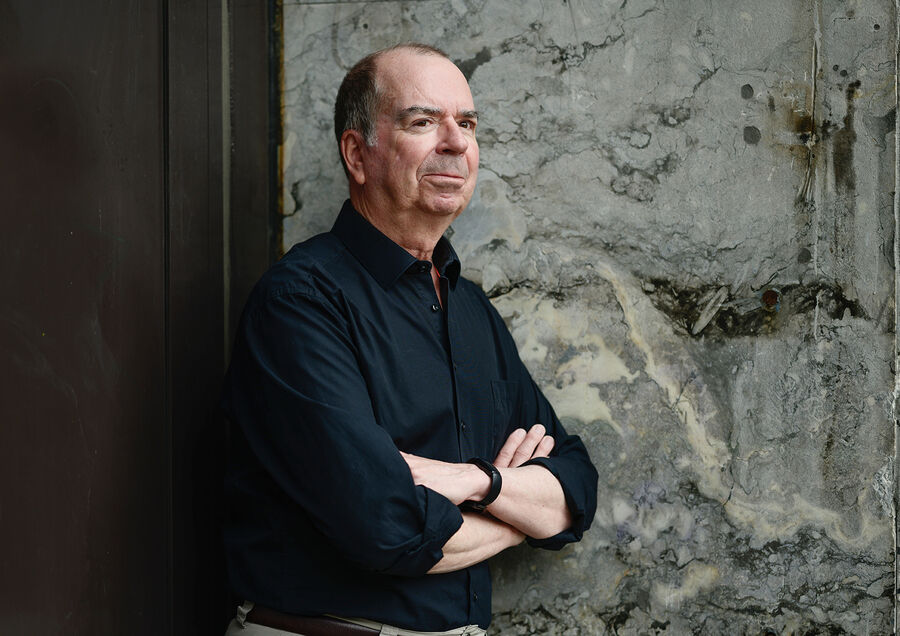 Jan Kjærstad har skrevet bok om hvor viktig fysiske møter er for oss. (Foto: Fartein Rudjord)